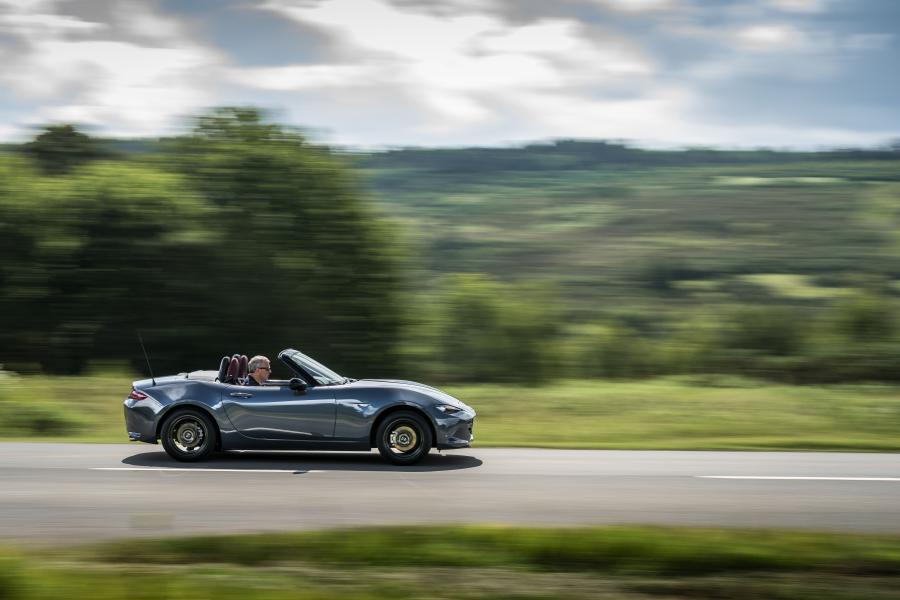  Mazda MX-5 R-Sport (ND) 2020 года  (UK) (фото 7 из 86)